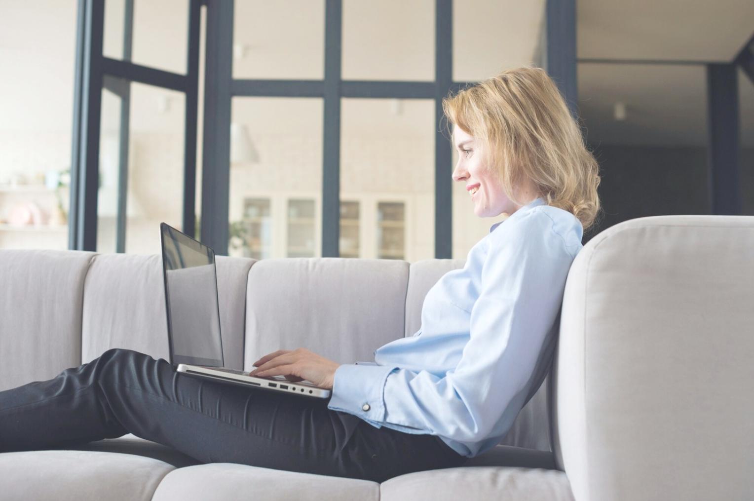 Suasana pembelajaran investasi Roxman dengan peserta yang aktif berdiskusi